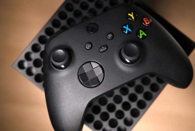 To Succeed, the Next-Gen Xbox Needs to Steal These PC Features